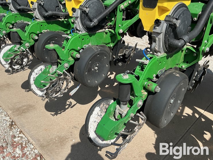 2018-john-deere-1775nt-image-18