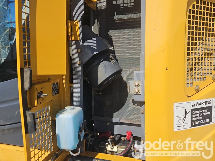 2015-deere-135g-image-16