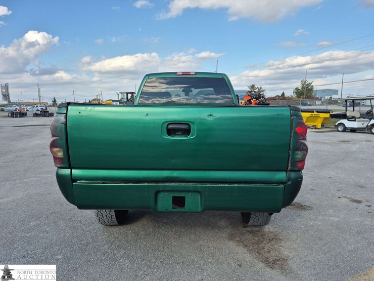 2005-chevrolet-silverado-2500hd-image-6