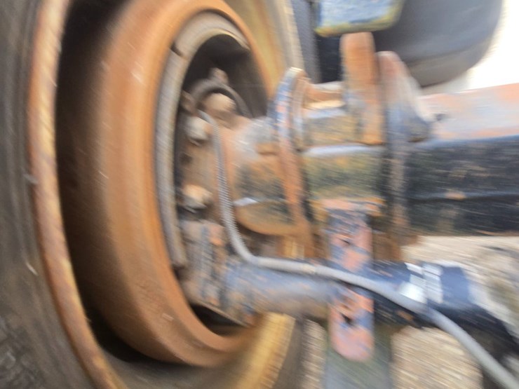 2006-freightliner-columbia-120-image-85