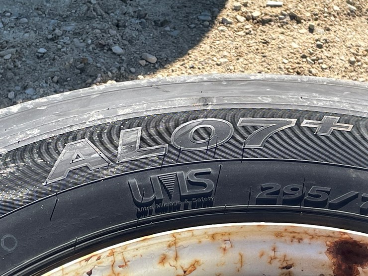 #3022-•-(2)-295/75r22.5-semi-steer-tires-and-rims-image-8