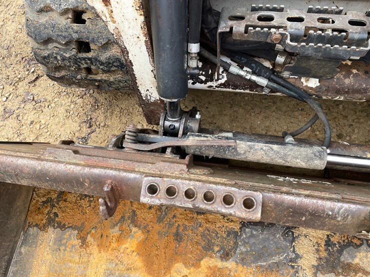 2015-bobcat-t550-image-25