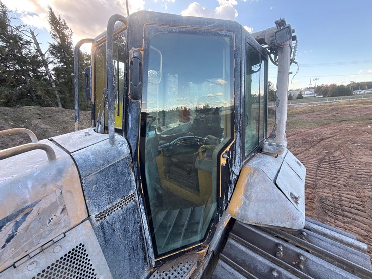 2005-caterpillar-d6n-lgp-image-34