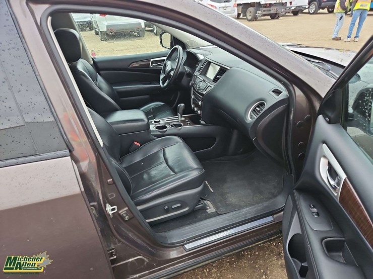 2015-nissan-pathfinder-image-27