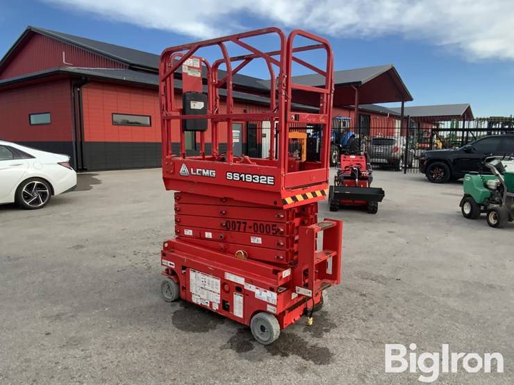 2019-massey-ferguson-730-image-3