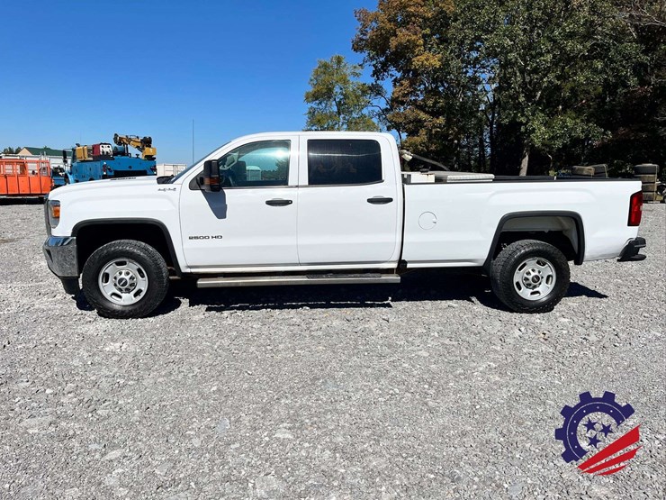 2016-gmc-sierra-2500hd-image-2