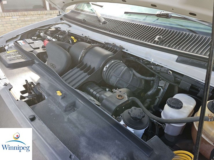 2011-ford-cargo-image-34