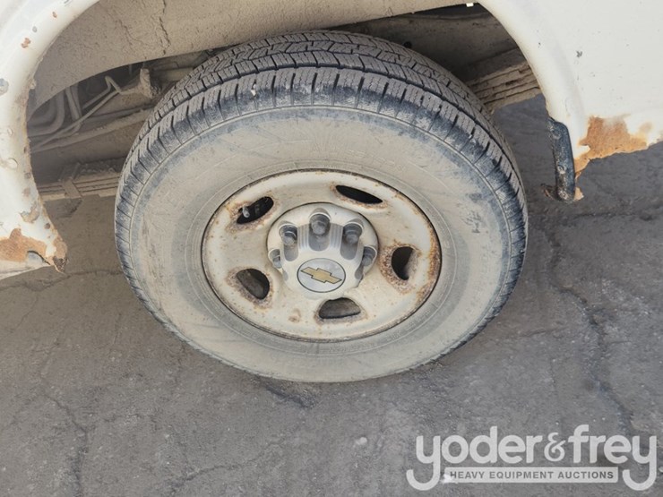2005-chevrolet-3500-image-12
