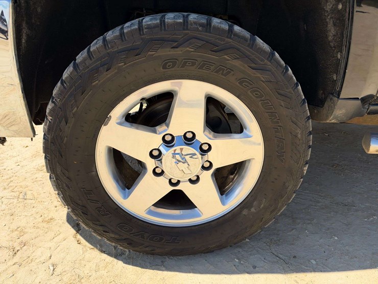 2015-chevrolet-silverado-2500-image-19