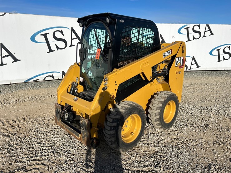 2023-caterpillar-226d3-image-1