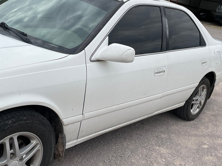 #2768-•-2001-toyota-camry-(title-in-delay)-image-56