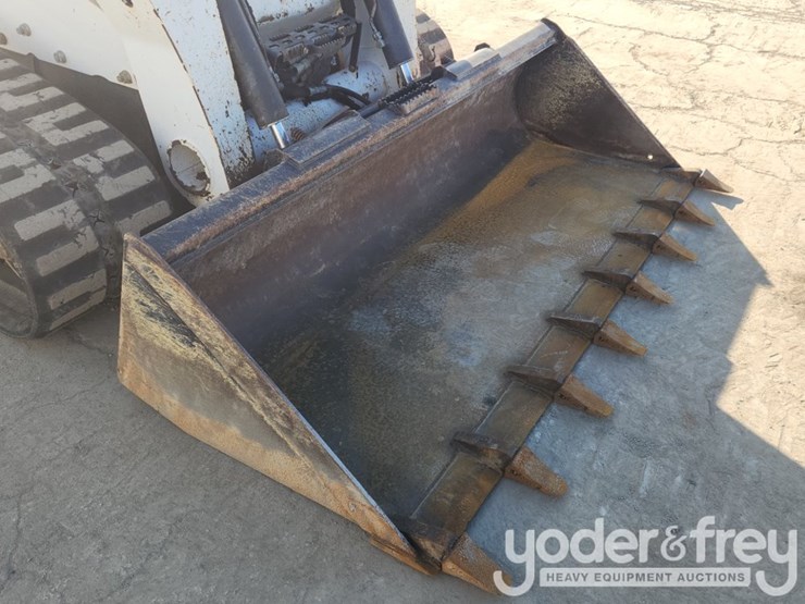2021-bobcat-t870-image-23