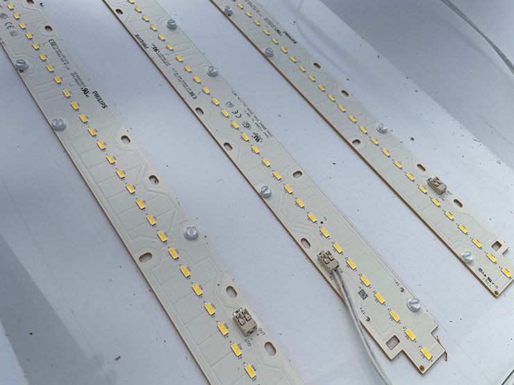 #3008-•-pallet-of-used-led-lights-image-9