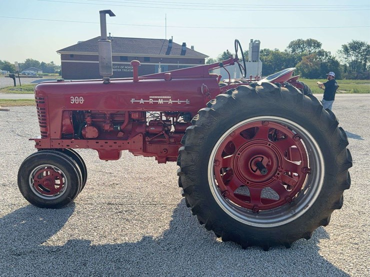 farmall-300-image-6