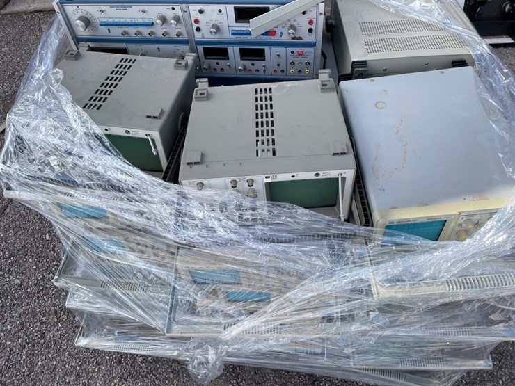 #4667-•-pallet-of-electronic-equipment-image-8