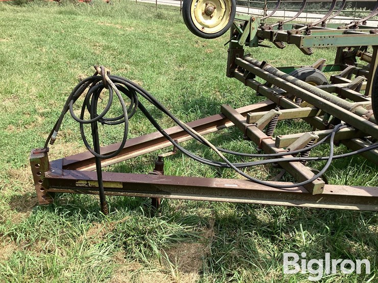 john-deere-1010-image-16