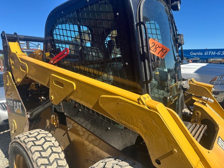caterpillar-242d-image-21