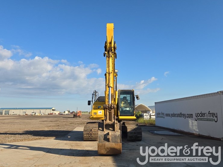 2015-komatsu-pc210-lc-11-image-8
