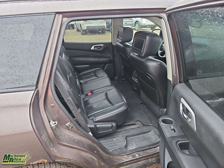 2015-nissan-pathfinder-image-26