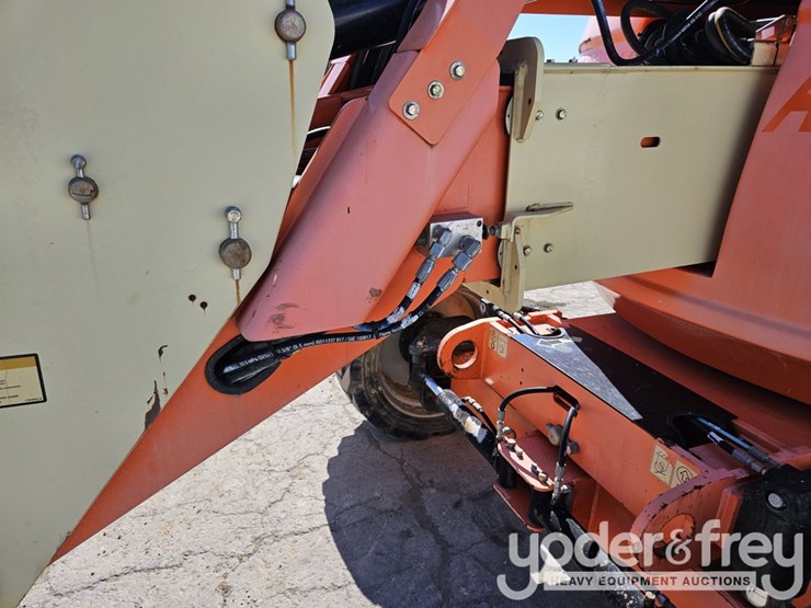 2015-jlg-600aj-image-21