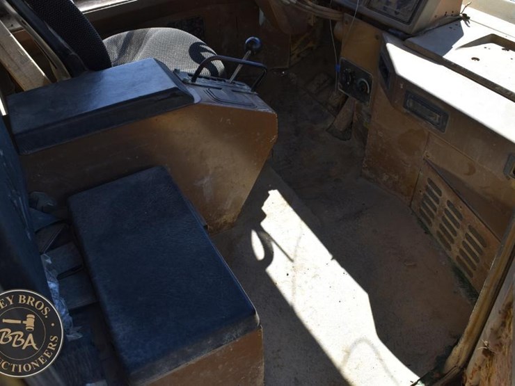 1994-caterpillar-d300d-image-44