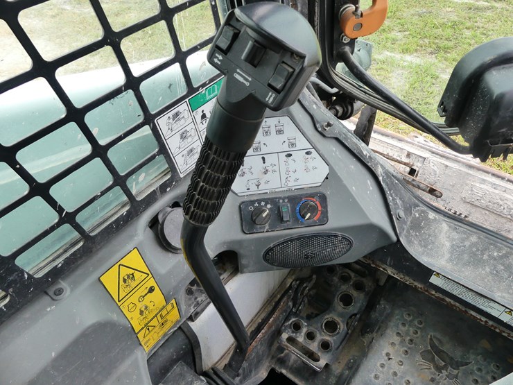 2022-bobcat-t450-image-14