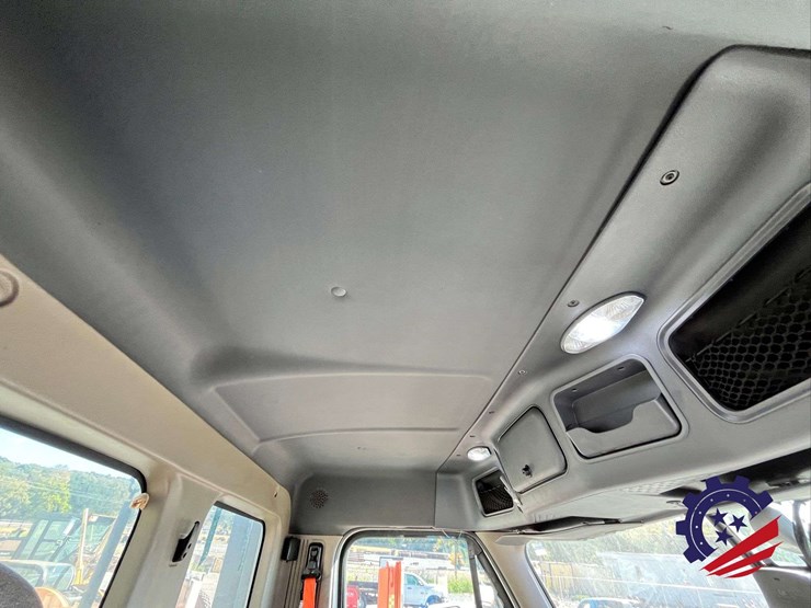 2017-freightliner-cascadia-t/a-truck-tractor-image-86
