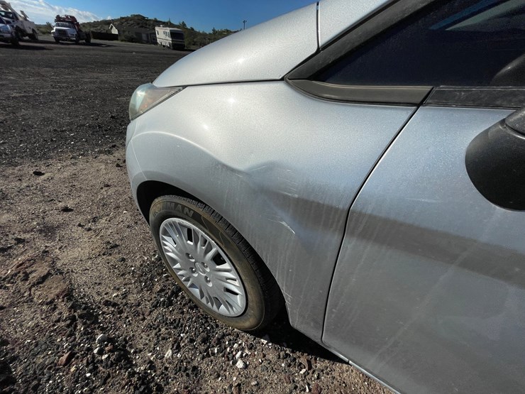 #2761-•-2016-ford-fiesta-passenger-car-(title-in-delay)-image-20