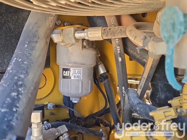 2018-caterpillar-226d-image-34