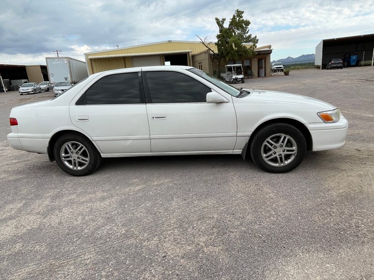 #2768-•-2001-toyota-camry-(title-in-delay)-image-4