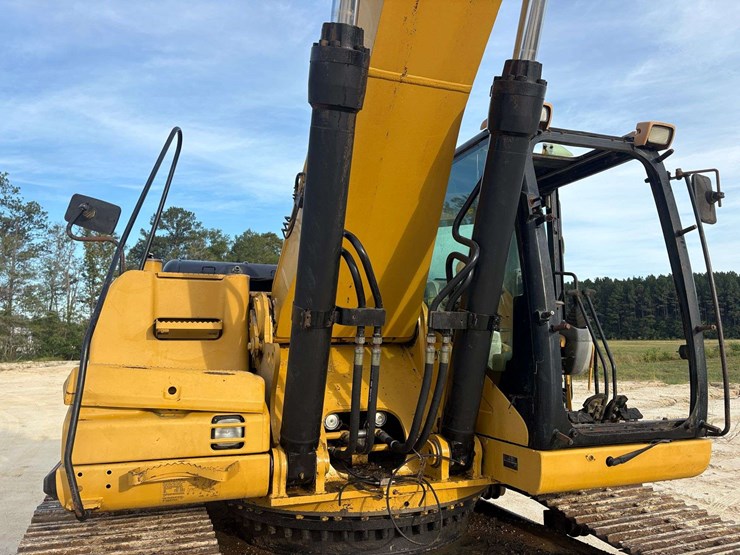 2008-caterpillar-330-image-24