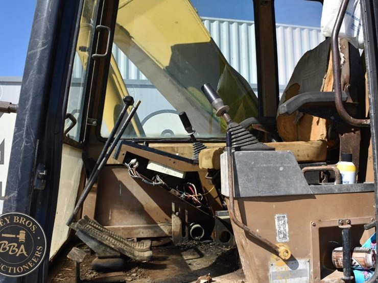 1990-caterpillar-el200b-image-65