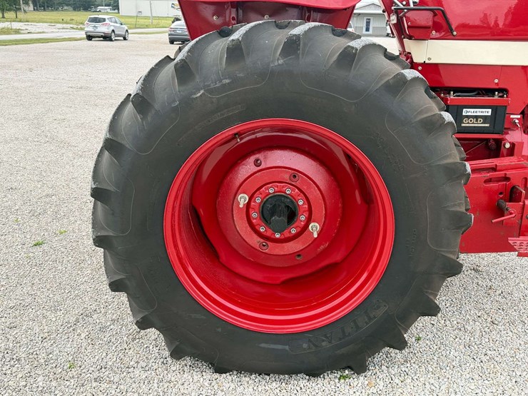 farmall-1066-turbo-row-crop-puller-image-27