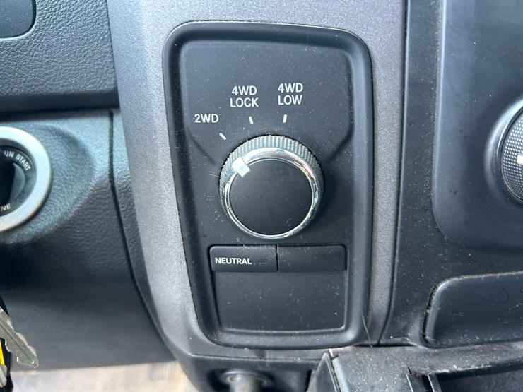 2015-dodge-1500-image-46