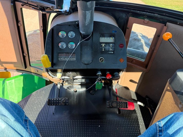 john-deere-8450-image-44