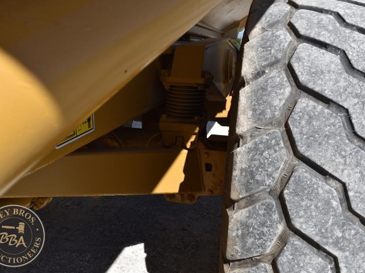 1997-caterpillar-d250e-ii-image-29