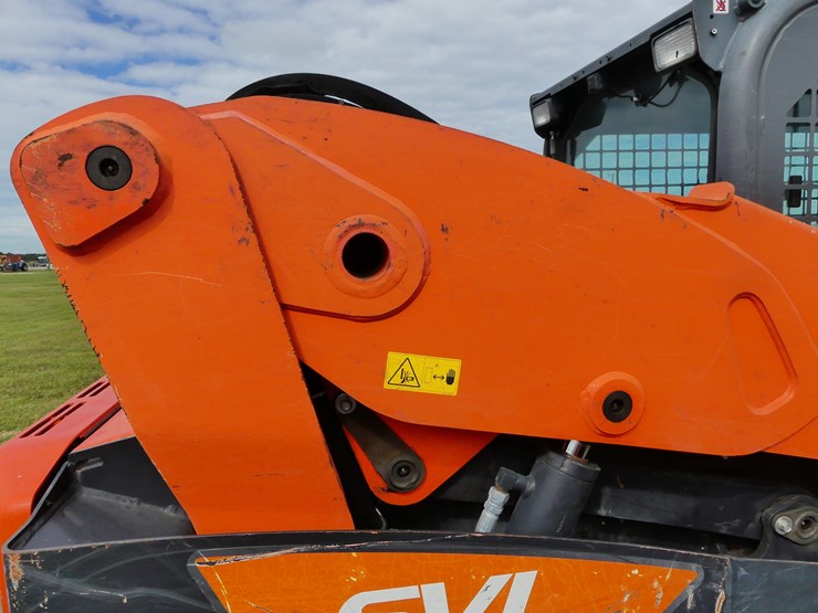 2022-kubota-svl97-2-image-8