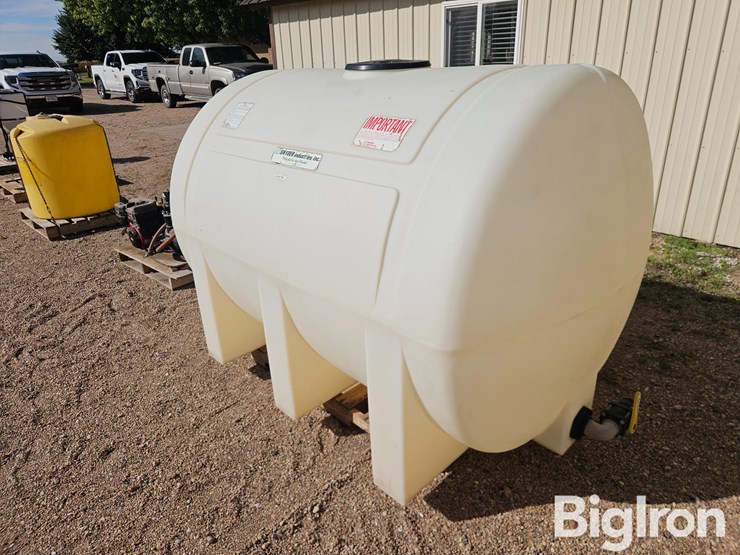 snyder-720-gal-poly-liquid-fertilizer-tank-image-5