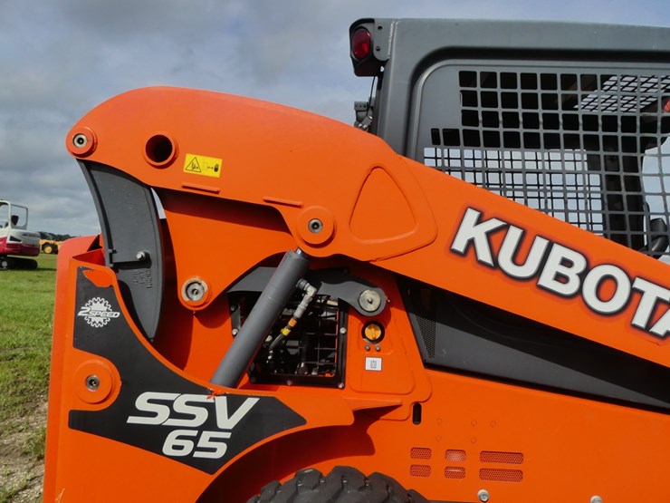 kubota-ssv65-image-7
