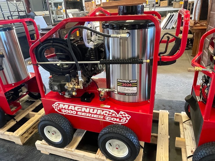 #4641-•-magnum-4000-gold-power-washer-image-9