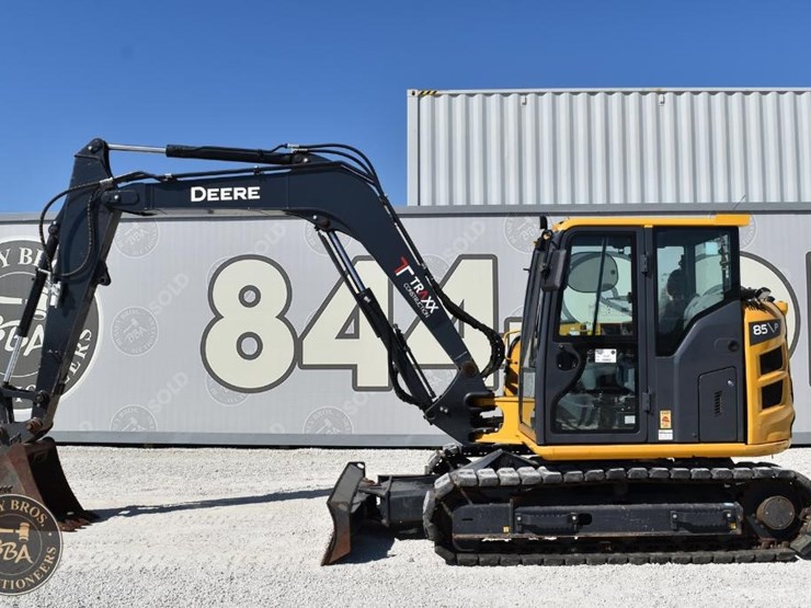2023-deere-85-p-tier-image-5