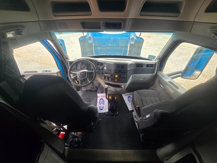 2020-peterbilt-579-image-67