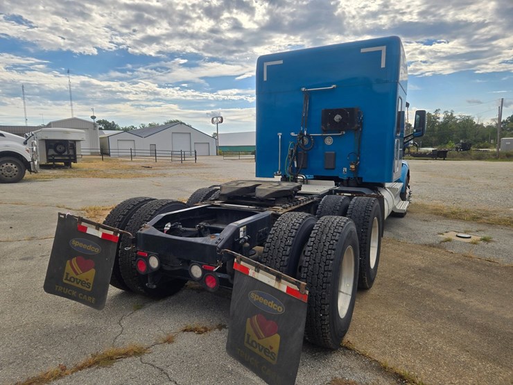 2020-peterbilt-579-image-12