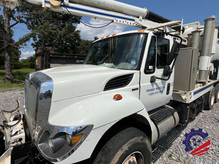 2009-international-sf637-t/a-hydrovac-truck-image-20