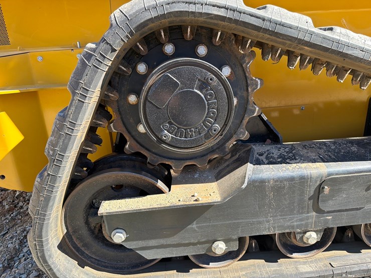 2018-deere-323e-image-31