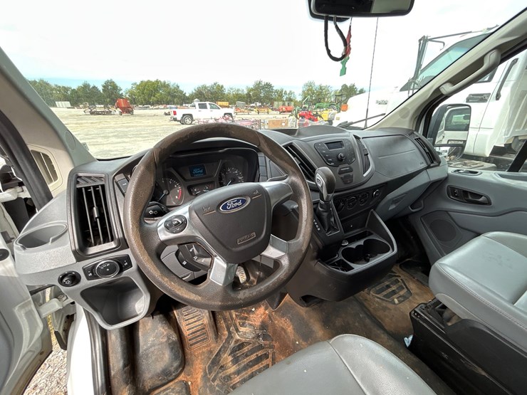 2016-ford-transit-image-11