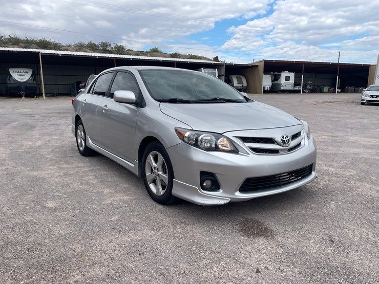 #2765-•-2011-toyota-corolla-(title-in-delay)-image-3