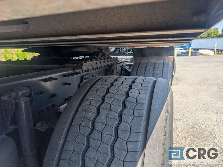 2018-volvo-10-image-10