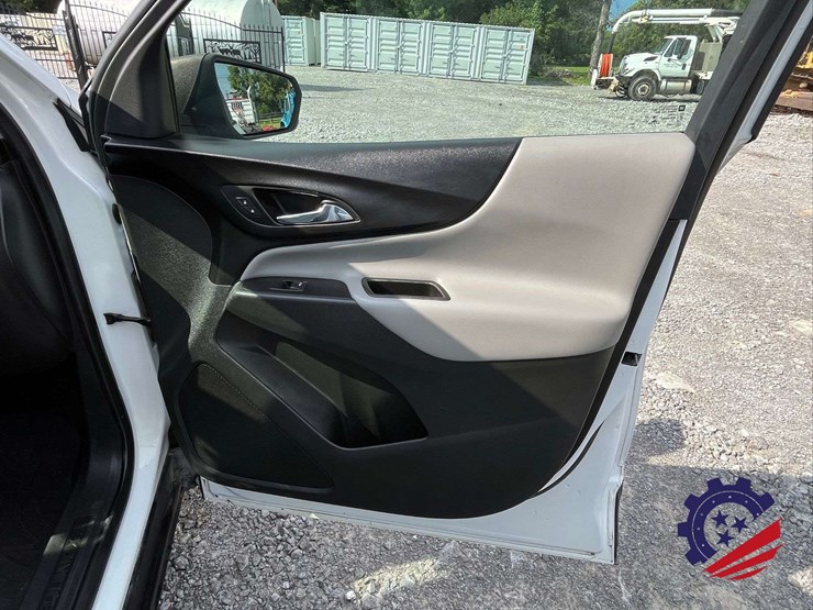 2020-chevrolet-equinox-ls-image-36