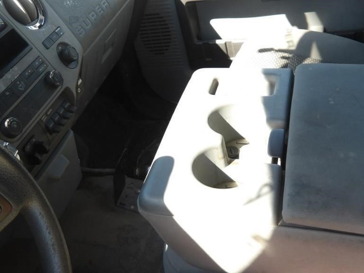 2011-ford-f550-image-25